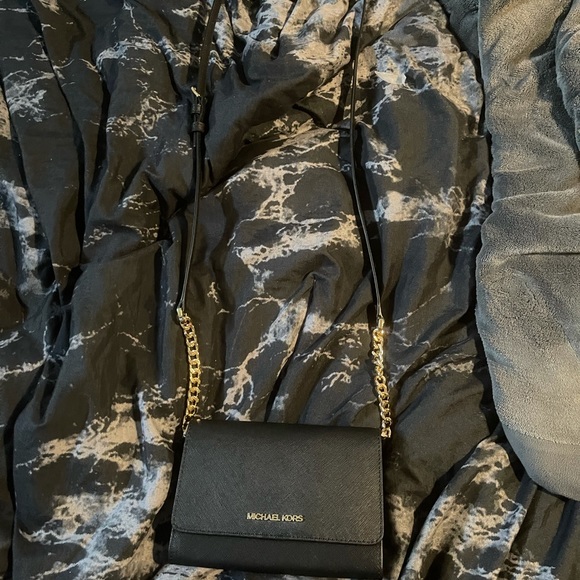 Michael Kors Handbags - Crossover michael kors purse